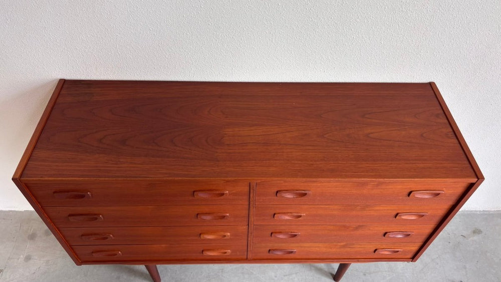 
                  
                    Vintage dubbele ladekast teak - LOUI.STORE
                  
                