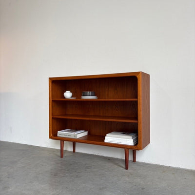 
                  
                    Vintage Dyrlund boekenkast teak - LOUI.STORE
                  
                