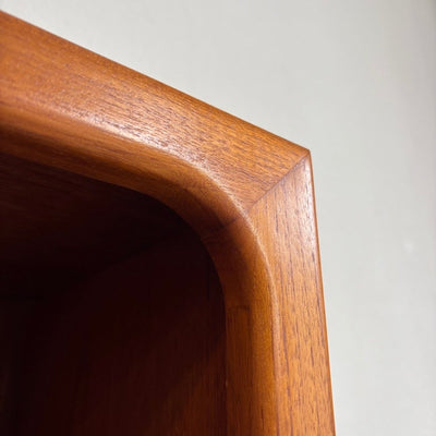 
                  
                    Vintage Dyrlund boekenkast teak - LOUI.STORE
                  
                