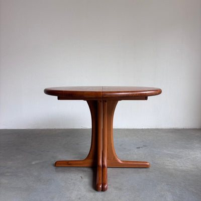 
                  
                    Vintage Dyrlund ronde eettafel teak ø100cm - LOUI
                  
                