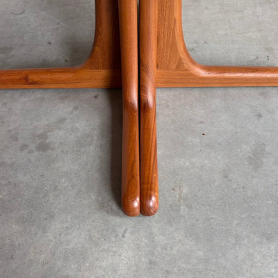 
                  
                    Vintage Dyrlund ronde eettafel teak ø100cm - LOUI
                  
                