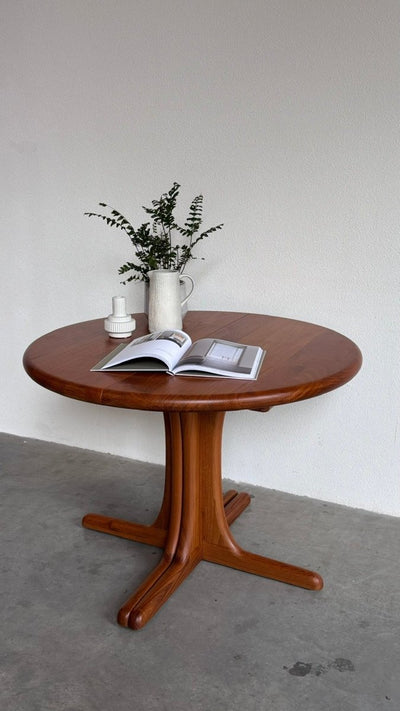 
                  
                    Vintage Dyrlund ronde eettafel teak ø100cm - LOUI
                  
                