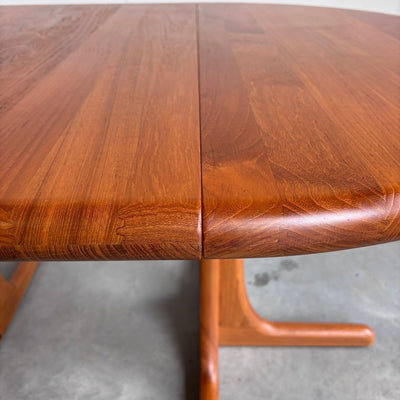 
                  
                    Vintage Dyrlund ronde eettafel teak ø100cm - LOUI
                  
                