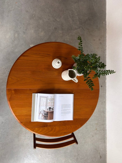 
                  
                    Vintage Dyrlund ronde eettafel teak ø100cm - LOUI
                  
                