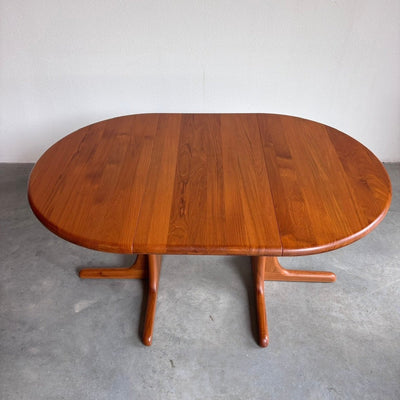
                  
                    Vintage Dyrlund ronde eettafel teak ø100cm - LOUI
                  
                
