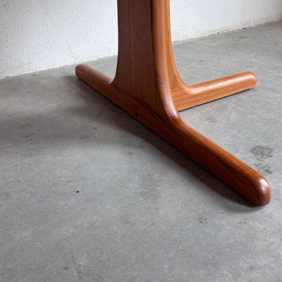 
                  
                    Vintage Dyrlund ronde eettafel teak ø100cm - LOUI
                  
                