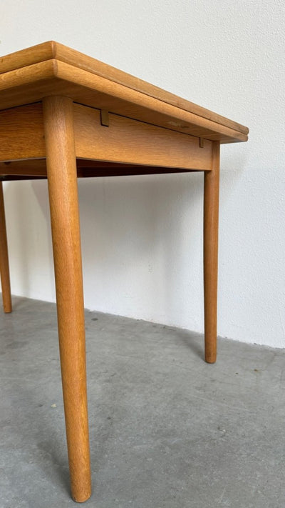 
                  
                    Vintage eettafel eiken uitschuifbaar - LOUI.STORE
                  
                