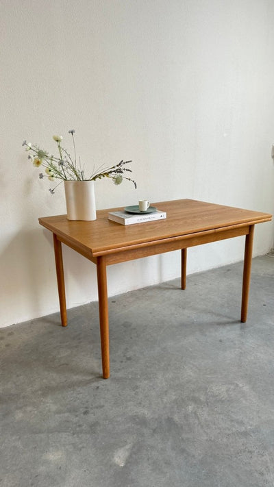 
                  
                    Vintage eettafel eiken uitschuifbaar - LOUI.STORE
                  
                