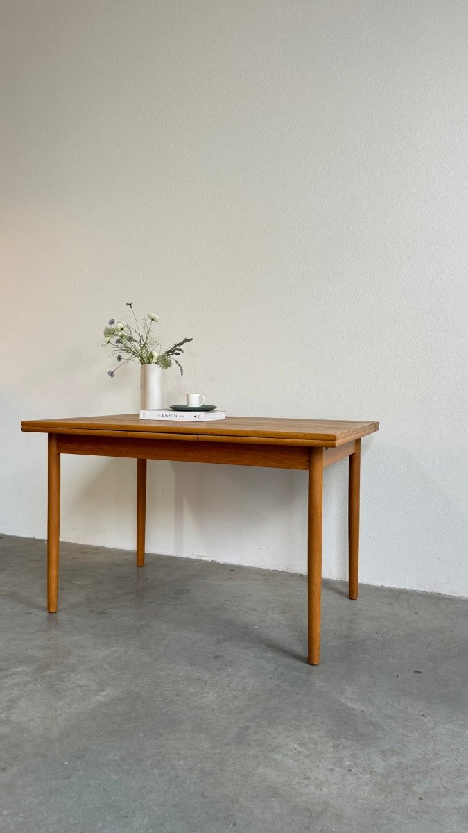 
                  
                    Vintage eettafel eiken uitschuifbaar - LOUI.STORE
                  
                