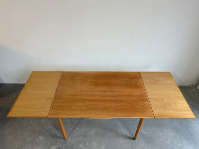 
                  
                    Vintage eettafel eiken uitschuifbaar - LOUI.STORE
                  
                
