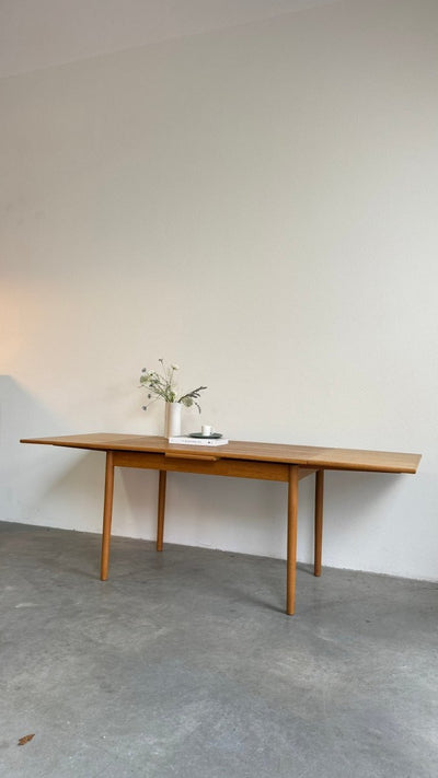 
                  
                    Vintage eettafel eiken uitschuifbaar - LOUI.STORE
                  
                