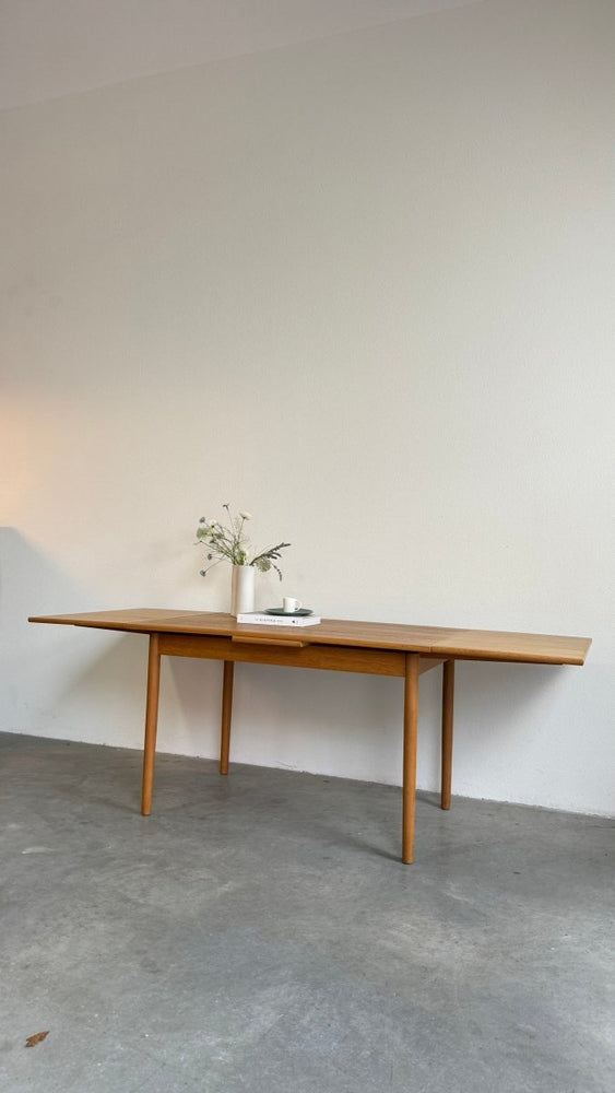 
                  
                    Vintage eettafel eiken uitschuifbaar - LOUI.STORE
                  
                