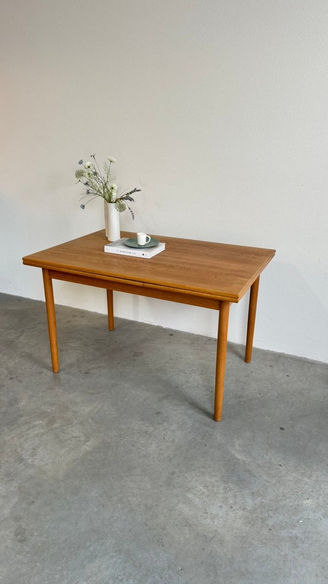 
                  
                    Vintage eettafel eiken uitschuifbaar - LOUI.STORE
                  
                