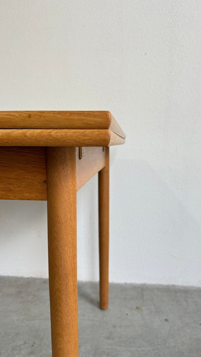 
                  
                    Vintage eettafel eiken uitschuifbaar - LOUI.STORE
                  
                