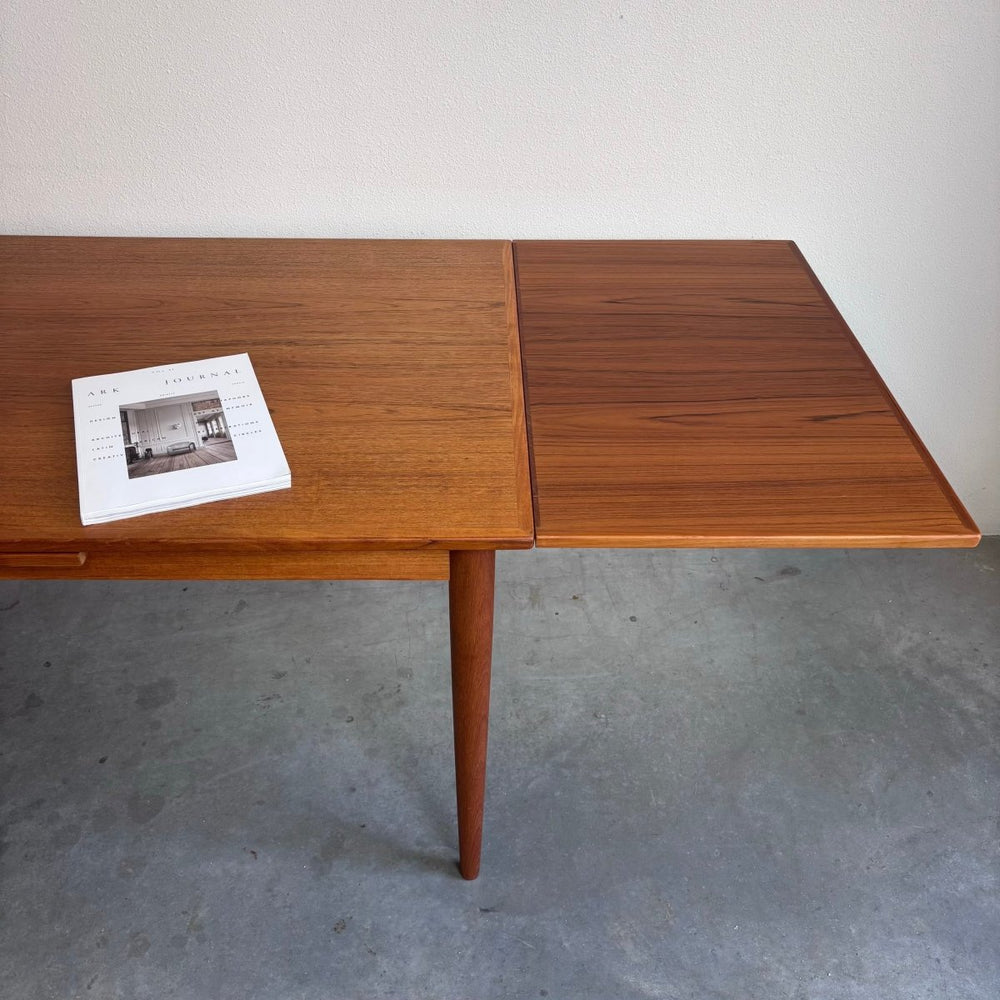 
                  
                    Vintage eettafel licht teak 132 - 234cm - LOUI.STORE
                  
                