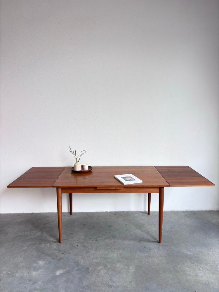 
                  
                    Vintage eettafel licht teak 132 - 234cm - LOUI.STORE
                  
                