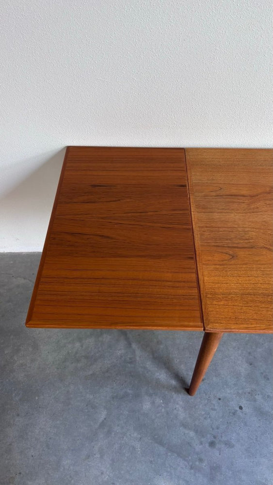 
                  
                    Vintage eettafel licht teak 132 - 234cm - LOUI.STORE
                  
                