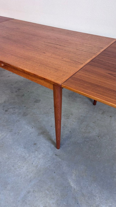 
                  
                    Vintage eettafel licht teak 132 - 234cm - LOUI.STORE
                  
                