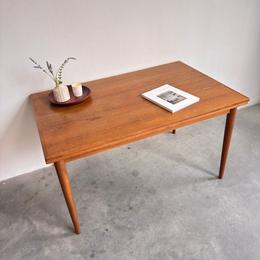 
                  
                    Vintage eettafel licht teak 132 - 234cm - LOUI.STORE
                  
                