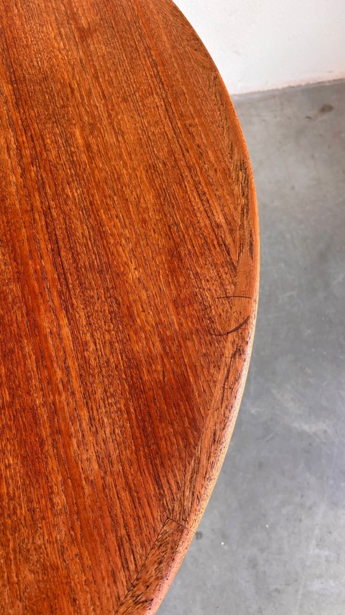 
                  
                    Vintage eettafel rond uitschuifbaar - LOUI.STORE
                  
                