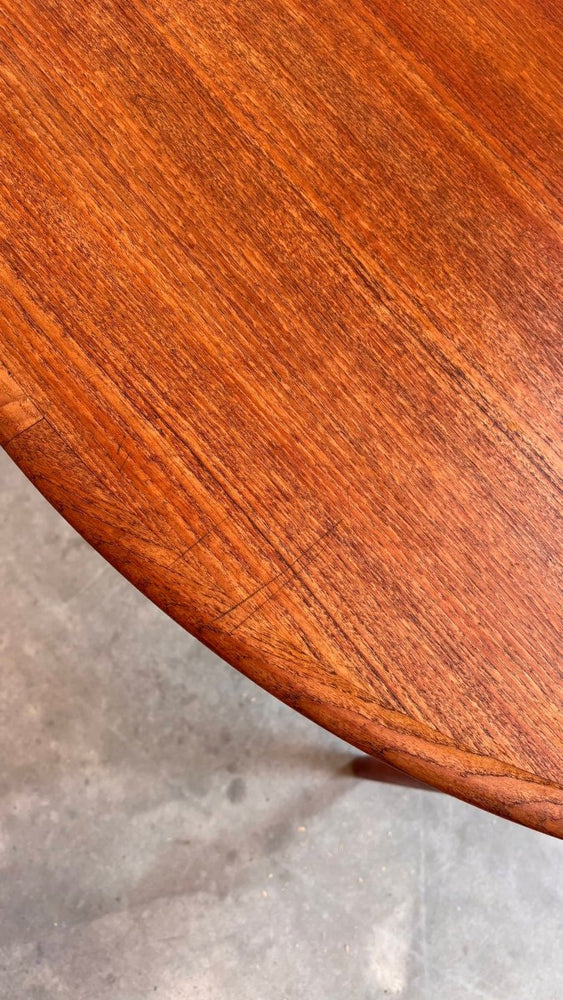 
                  
                    Vintage eettafel rond uitschuifbaar - LOUI.STORE
                  
                