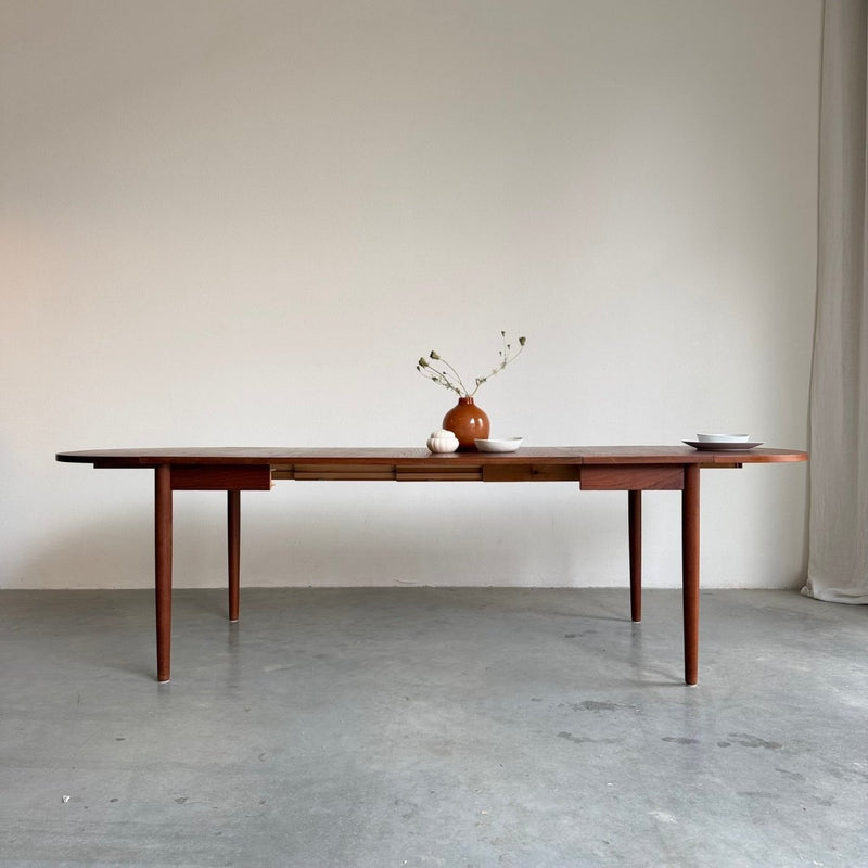 Vintage eettafel teak -uitschuifbaar tot ovaal (80-264cm) - LOUI