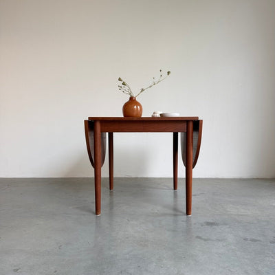 
                  
                    Vintage eettafel teak -uitschuifbaar tot ovaal (80-264cm) - LOUI
                  
                