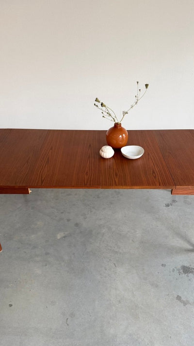 
                  
                    Vintage eettafel teak -uitschuifbaar tot ovaal (80-264cm) - LOUI
                  
                