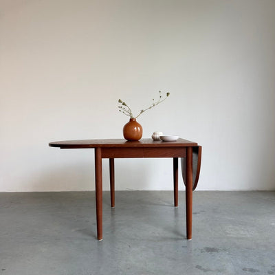
                  
                    Vintage eettafel teak -uitschuifbaar tot ovaal (80-264cm) - LOUI
                  
                
