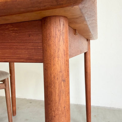 
                  
                    Vintage eettafel Verner-Pederson vierkant teak - LOUI
                  
                