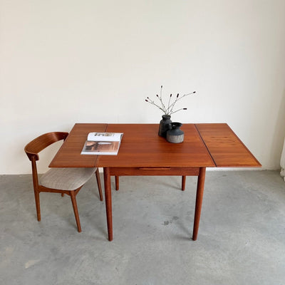 
                  
                    Vintage eettafel Verner-Pederson vierkant teak - LOUI
                  
                