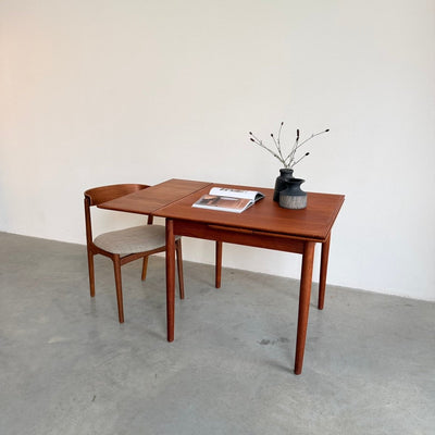 
                  
                    Vintage eettafel Verner-Pederson vierkant teak - LOUI
                  
                