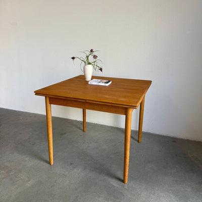 Vintage eettafel vierkant eiken - LOUI.STORE