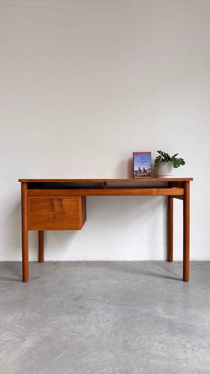 
                  
                    Vintage eiken bureau zwevend blad - LOUI.STORE
                  
                