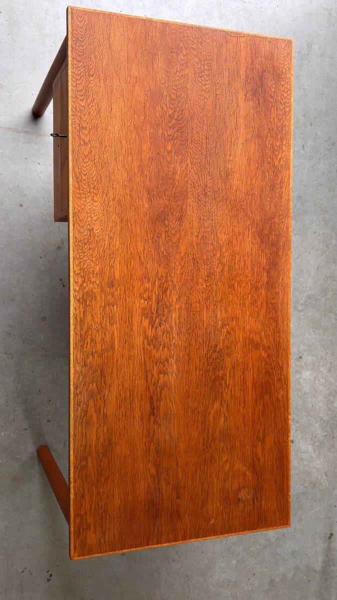 
                  
                    Vintage eiken bureau zwevend blad - LOUI.STORE
                  
                