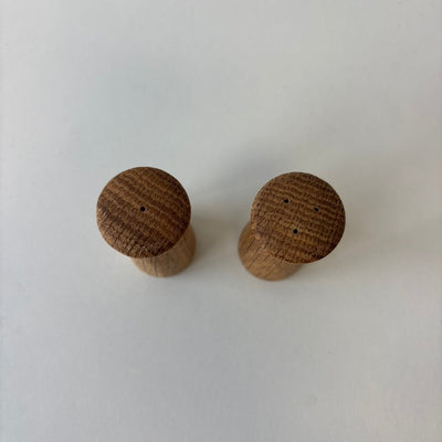 
                  
                    Vintage eiken peper & zout stel - LOUI.STORE
                  
                