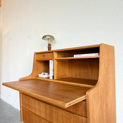 
                  
                    Vintage eiken secretaire - bureau - LOUI
                  
                