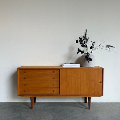 Vintage eiken sideboard Domino lades en schuifdeur - LOUI