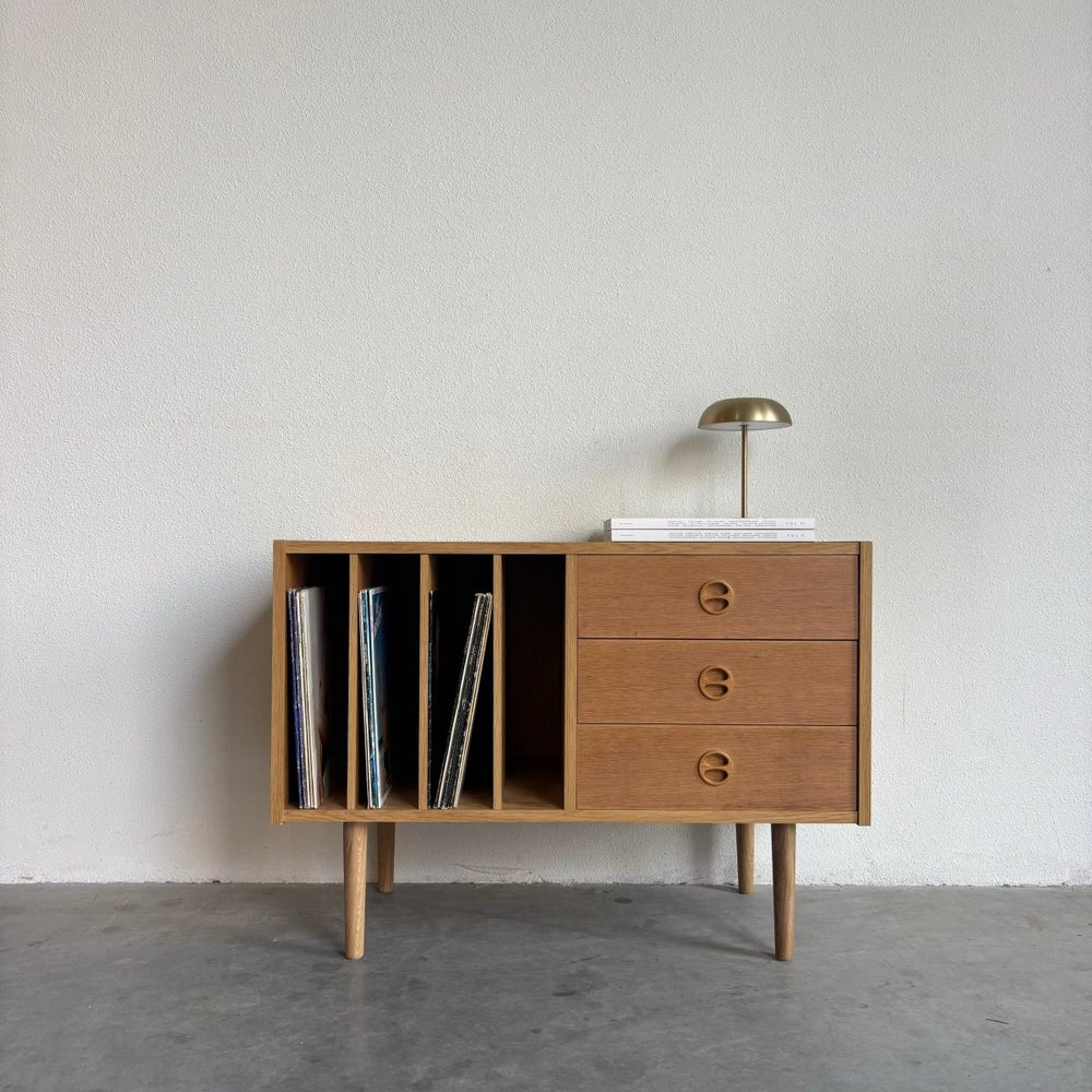 Vintage eiken sideboard vinyl + lades - LOUI.STORE