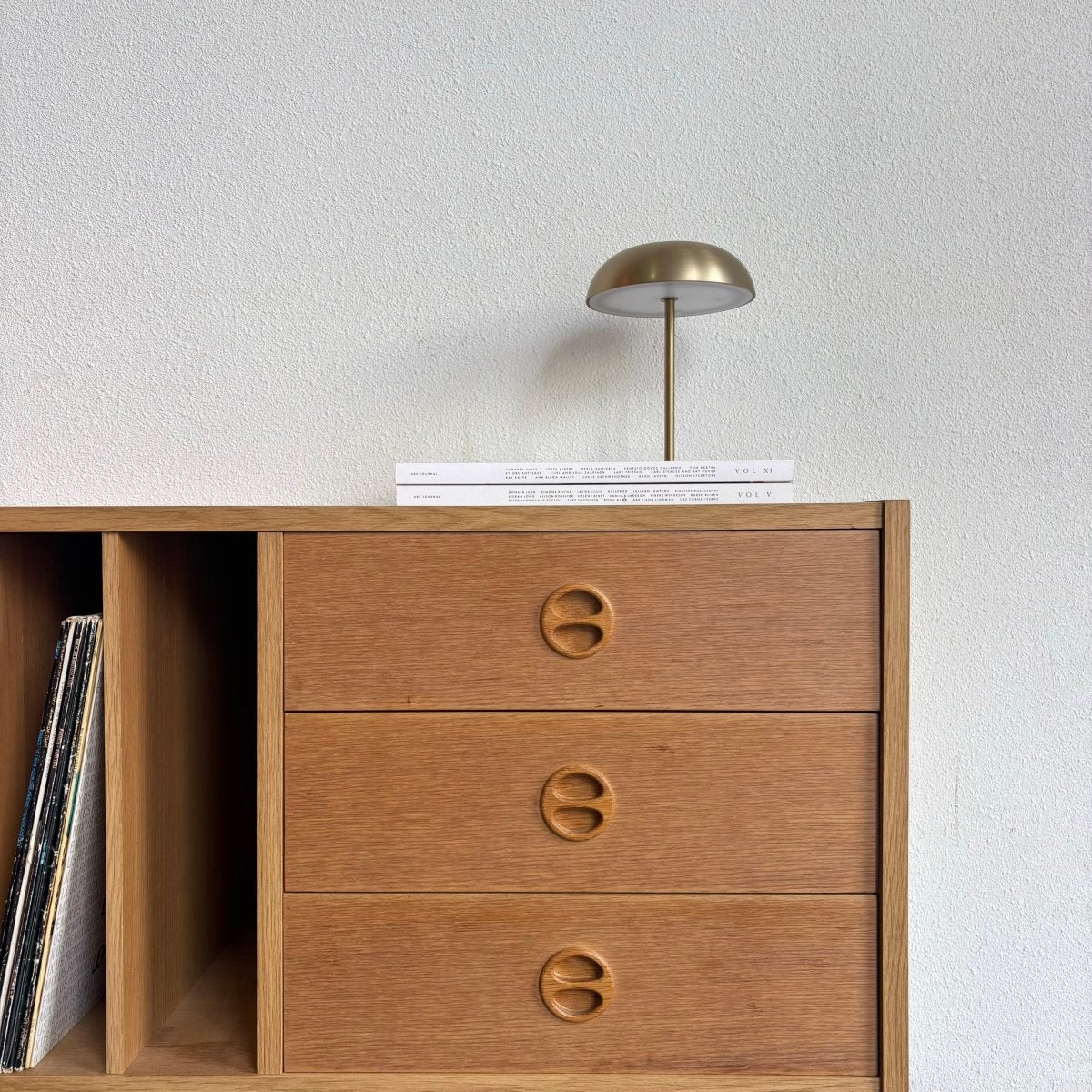 Vintage eiken sideboard vinyl + lades - LOUI.STORE