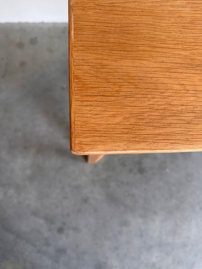
                  
                    Vintage eiken tafel - bureau - LOUI.STORE
                  
                