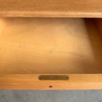 
                  
                    Vintage eiken tafel - bureau - LOUI.STORE
                  
                