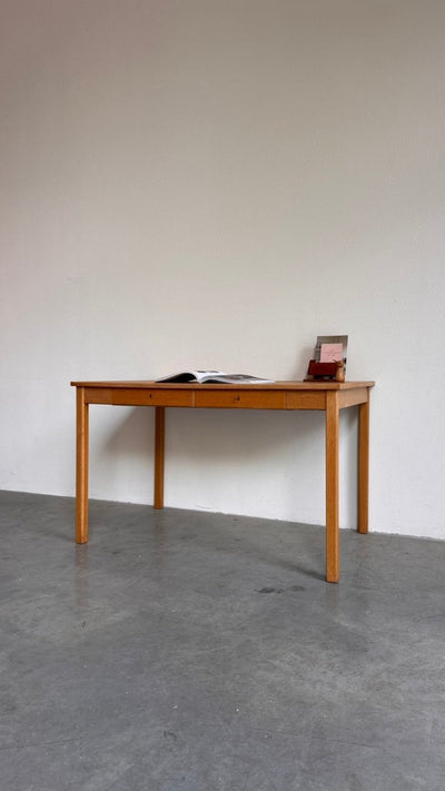 
                  
                    Vintage eiken tafel - bureau - LOUI.STORE
                  
                