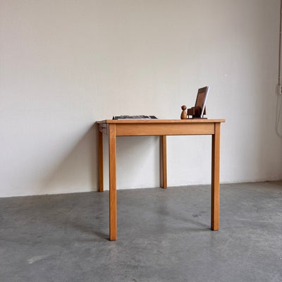 
                  
                    Vintage eiken tafel - bureau - LOUI.STORE
                  
                