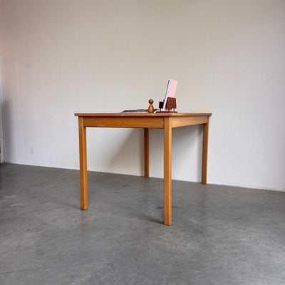 
                  
                    Vintage eiken tafel - bureau - LOUI.STORE
                  
                