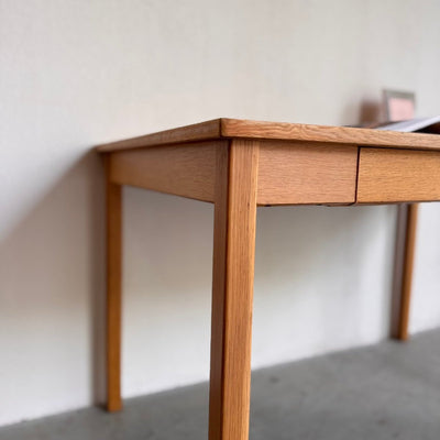 
                  
                    Vintage eiken tafel - bureau - LOUI.STORE
                  
                