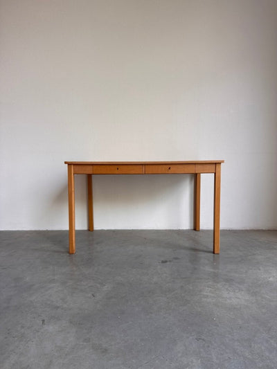 
                  
                    Vintage eiken tafel - bureau - LOUI.STORE
                  
                