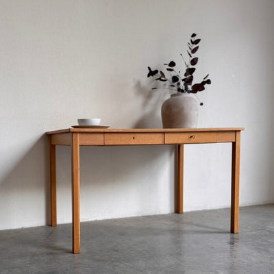 
                  
                    Vintage eiken tafel - bureau - LOUI.STORE
                  
                