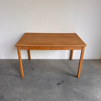 
                  
                    Vintage eiken tafel - bureau - LOUI.STORE
                  
                