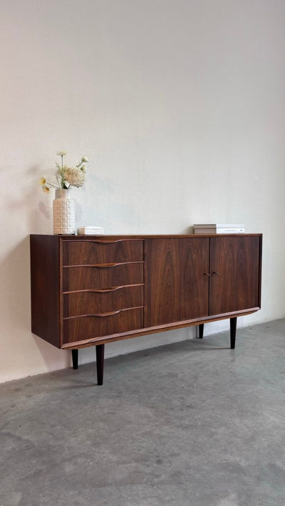 
                  
                    Vintage Erling Torvits sideboard palissander - LOUI.STORE
                  
                